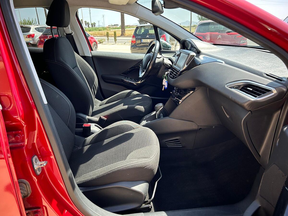 PEUGEOT 208 ALLURE 1.2 E-THP AUTO SPANISH LHD IN SPAIN 82000 MILES SUPERB 2015